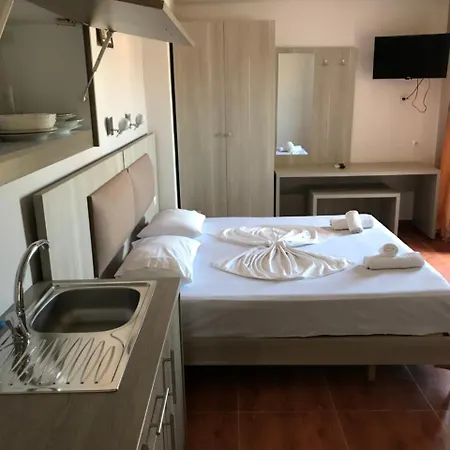 Beach 5*